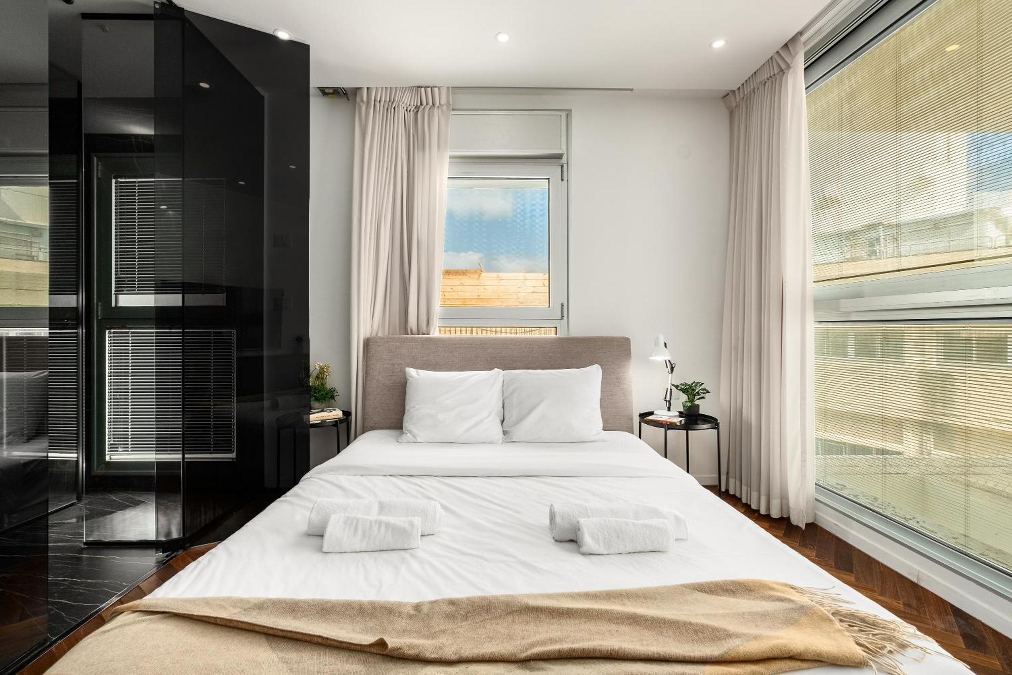 Penthouse 3Br + Roof Top + Parking - On The Beach Хайфа Экстерьер фото