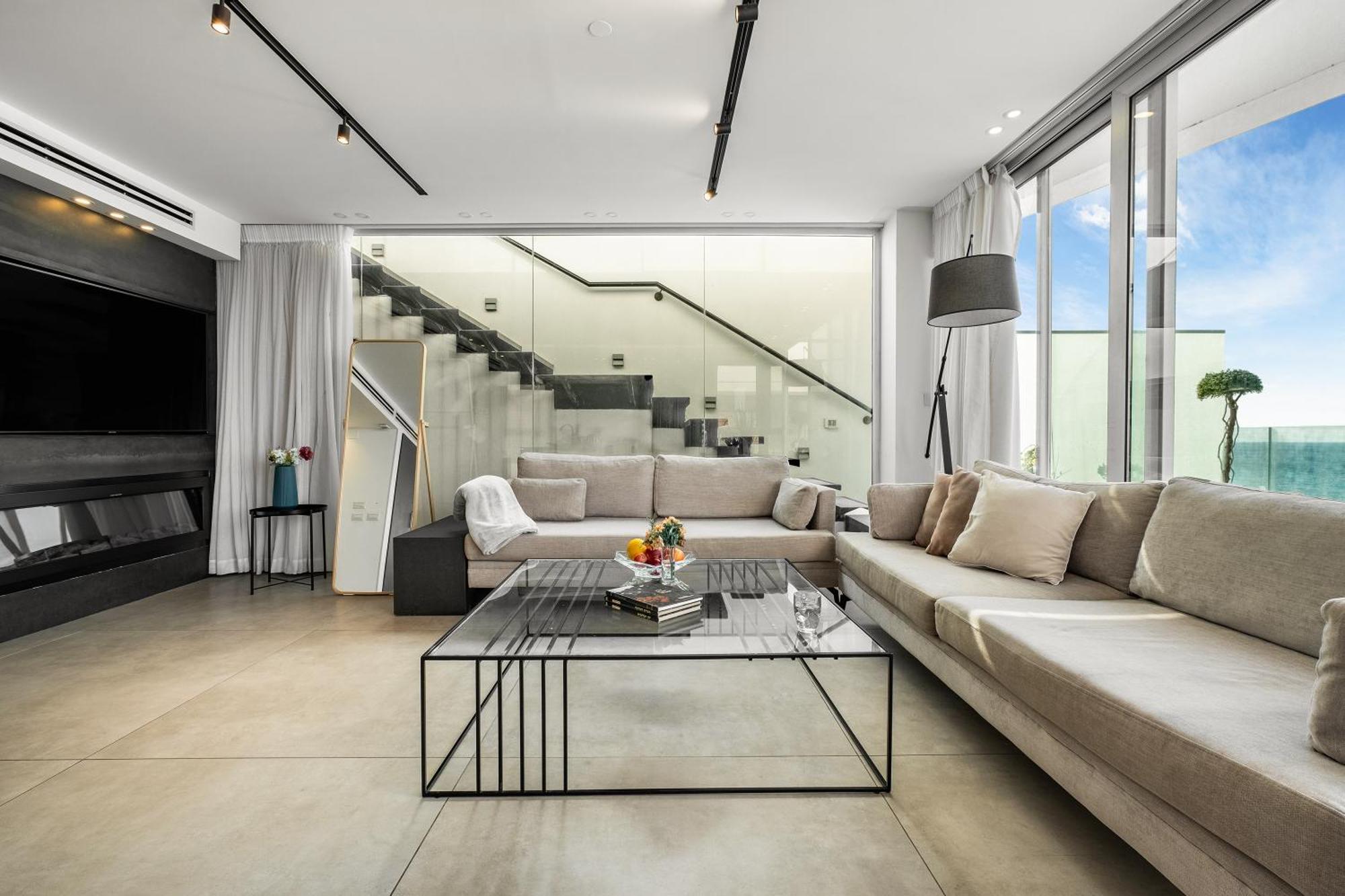 Penthouse 3Br + Roof Top + Parking - On The Beach Хайфа Экстерьер фото