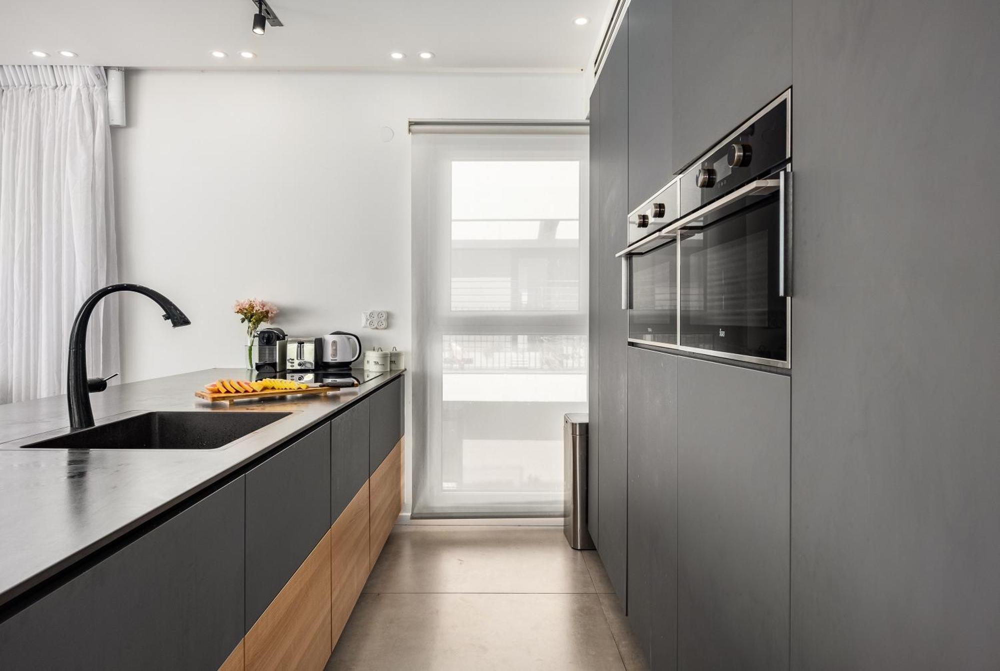 Penthouse 3Br + Roof Top + Parking - On The Beach Хайфа Экстерьер фото