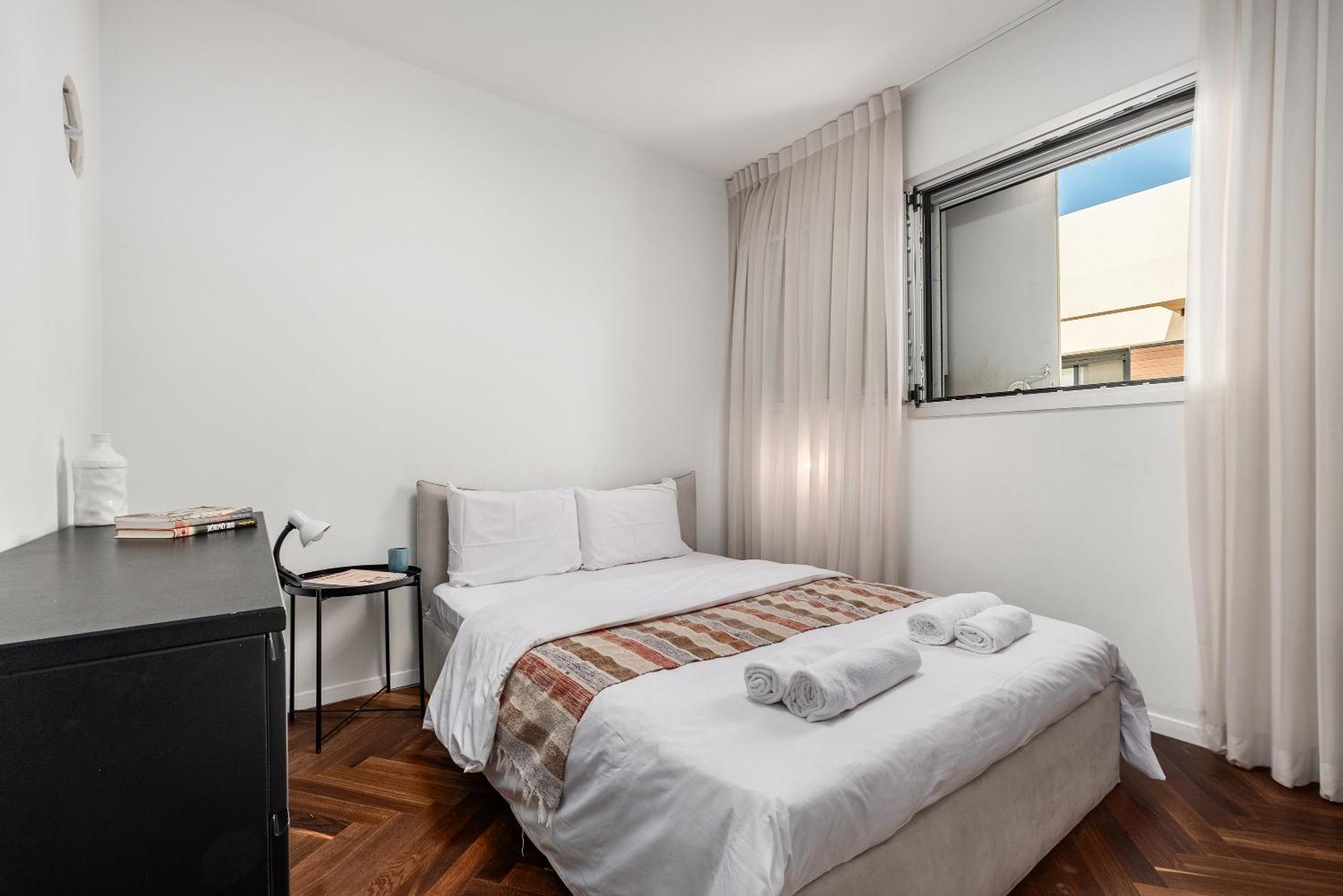 Penthouse 3Br + Roof Top + Parking - On The Beach Хайфа Экстерьер фото