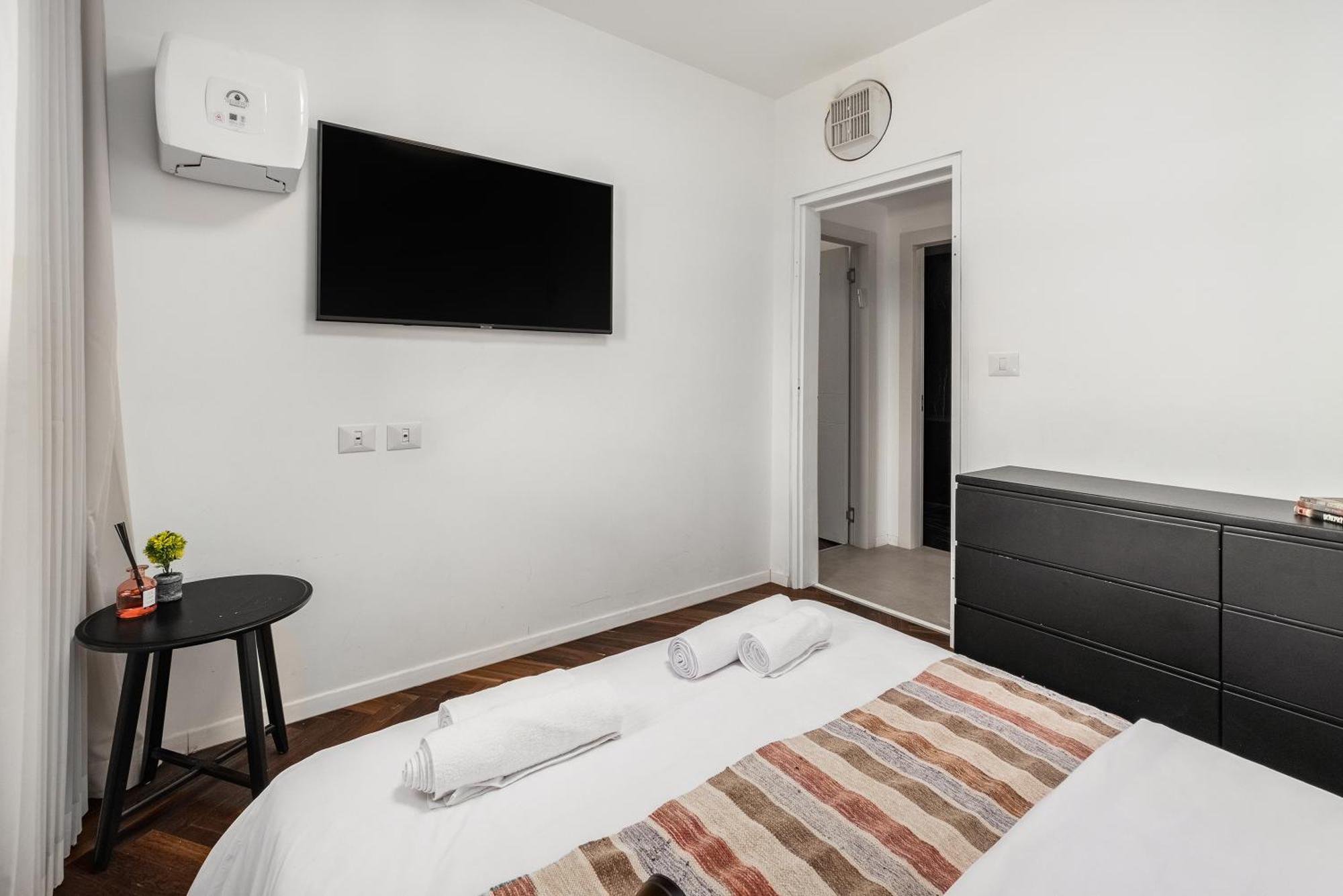 Penthouse 3Br + Roof Top + Parking - On The Beach Хайфа Экстерьер фото